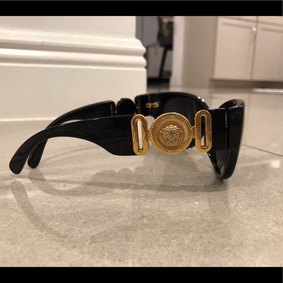Versace Sunglasses - Picture 2 of 9
